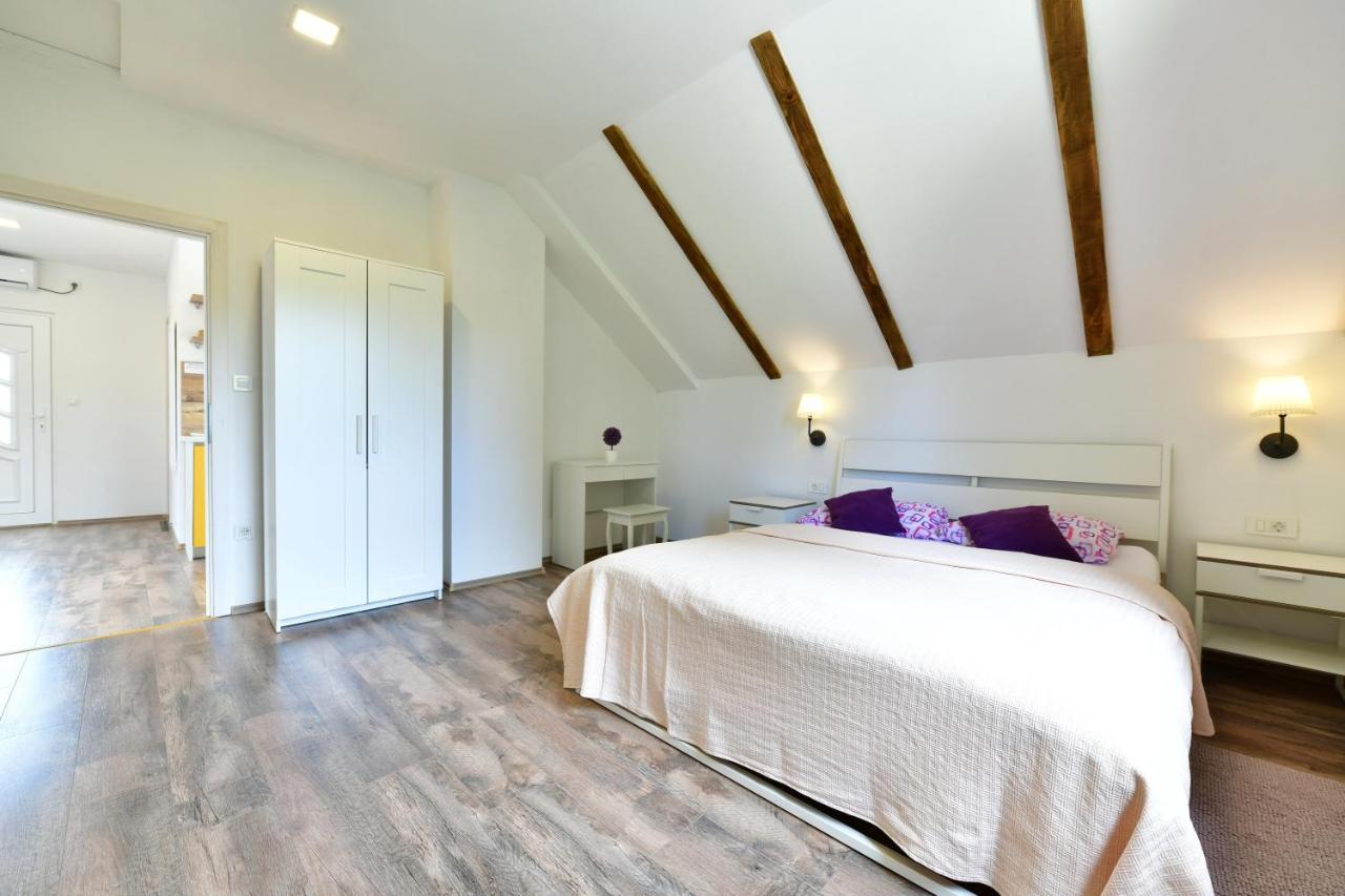 Apartman Doris Rakovica Esterno foto
