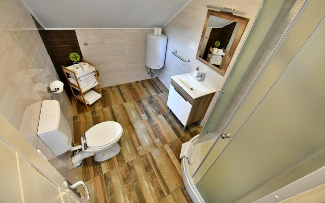 Apartman Doris Rakovica Esterno foto